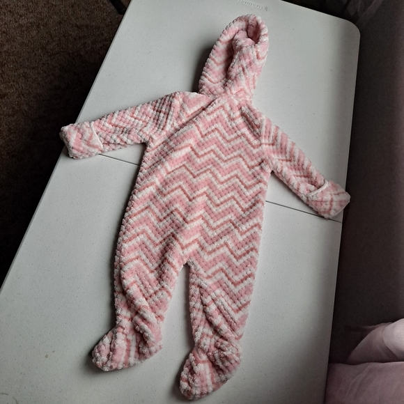 Zigzag Pink and White Little Beginnings Onesie - Picture 6 of 6